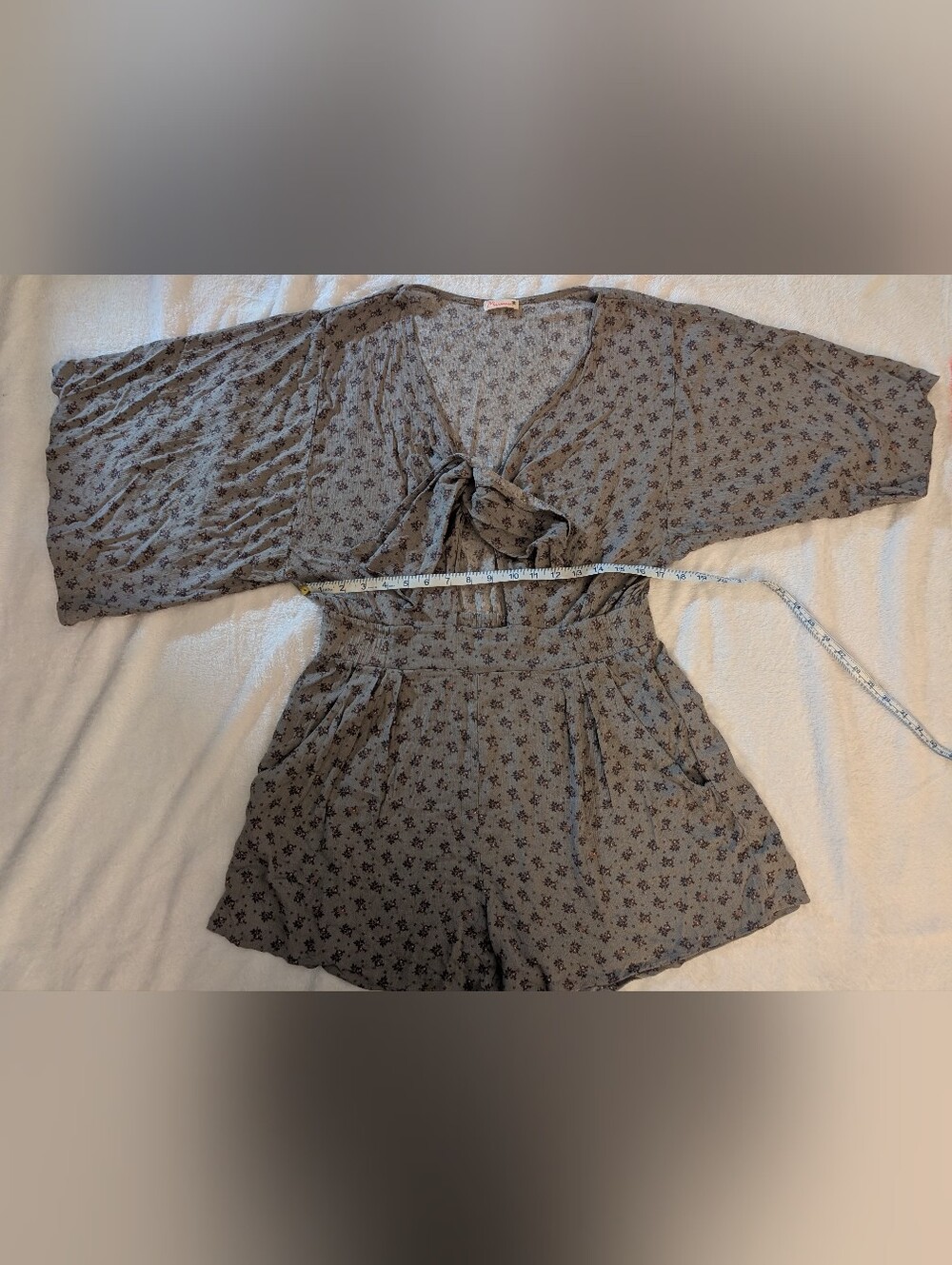 Women's Light Green Floral Tie-Front Romper NWOT By Maronite Size Medium